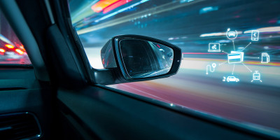 photo futuristique d'une vue sur le rétroviseur d'une voiture